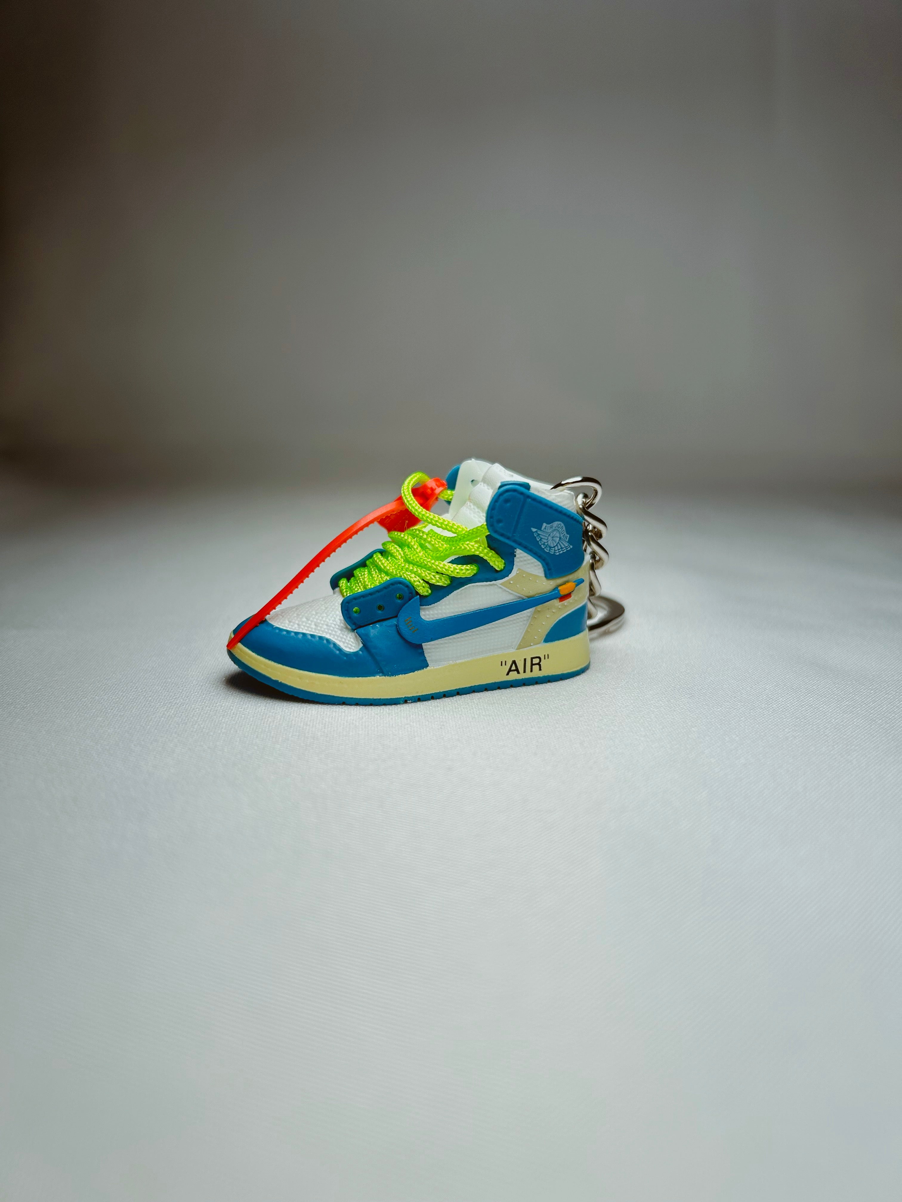 Off-White x Air Jordan 1 Retro High OG 'UNC' Green Lace Keyring 3D Rubber