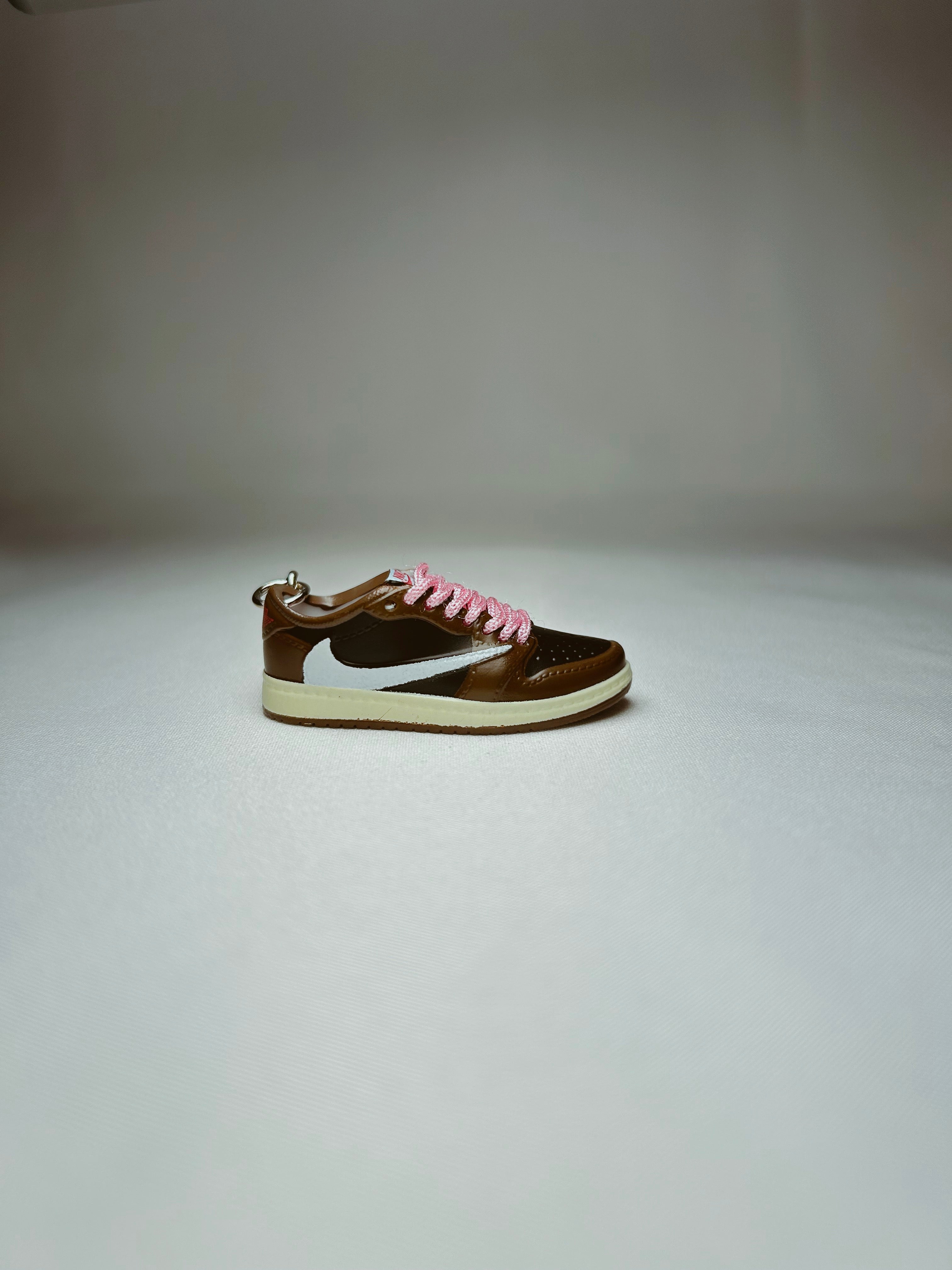 Travis Scott Air Jordan 1 Retro Low OG SP (Pink Lace) Mini Shoe Keychain